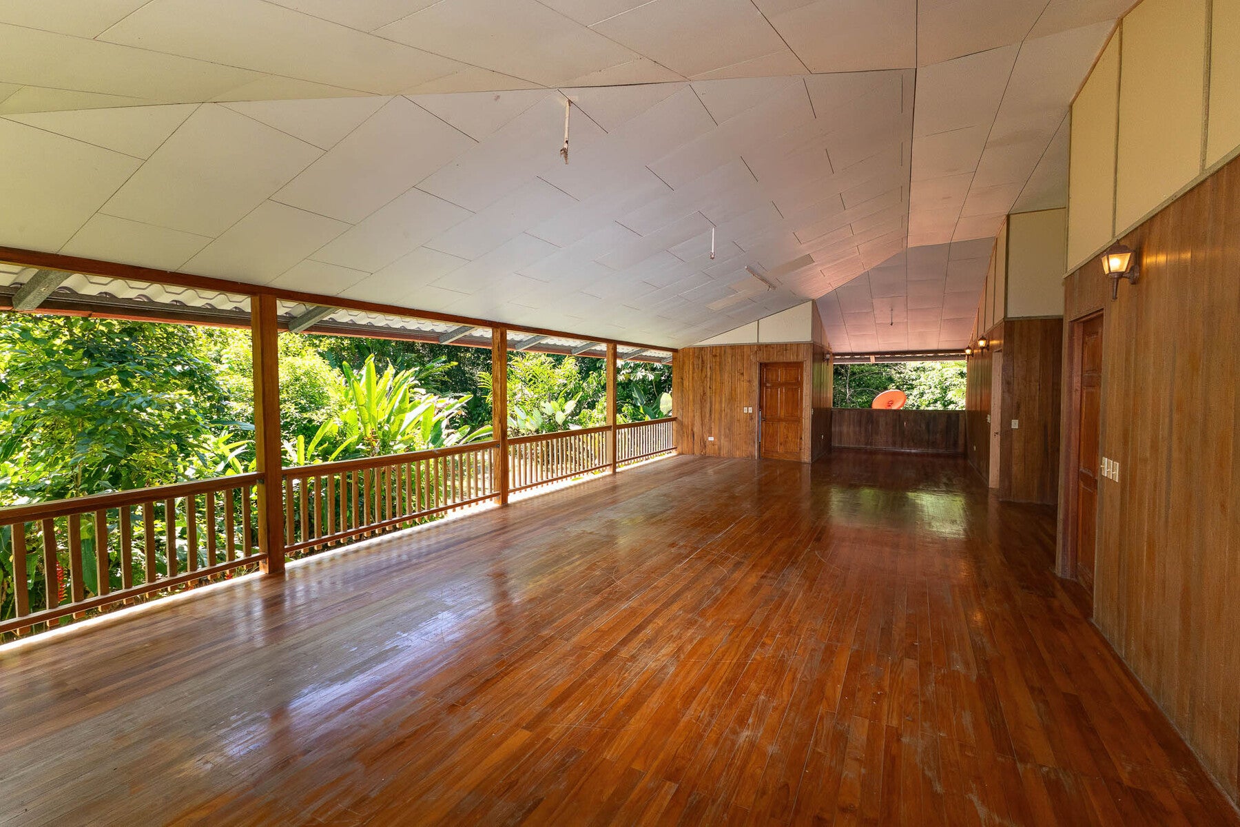 Tropical Riverfront Paradise — photo 18 of 19