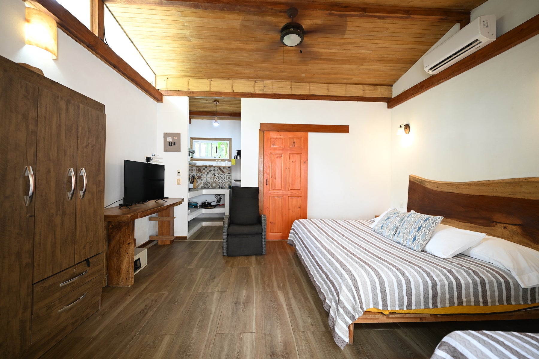 Turnkey Multi-Unit Property with Pool Near Beach, Santa Teresa, Cobano, Puntarenas, Puntarenas, Costa Rica 60111