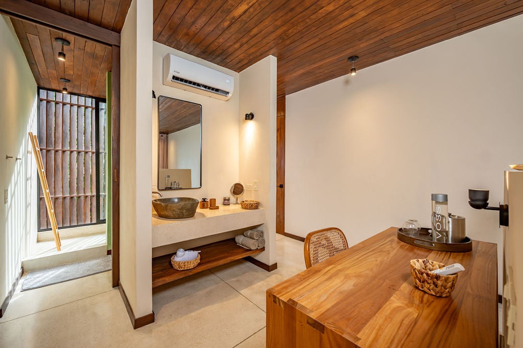 Stunning Seven Bedroom Home in the Heart of Hermosa, Playa Hermosa, Playa Hermosa, Santa Teresa, Cobano, Puntarenas, Puntarenas, Costa Rica 60111