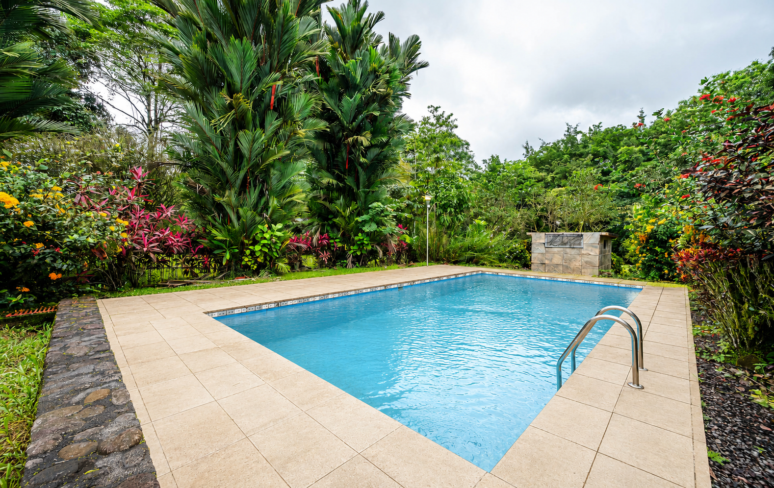 Tropical Property With Pool And Cabinas , La Fortuna, La Fortuna, Lake Arenal, San Ramon, San Carlos, Alajuela, Costa Rica 20213 Tropical Property With Pool And Cabinas , La Fortuna, La Fortuna, Lake Arenal, San Ramon, San Carlos, Alajuela, Costa Rica 20213