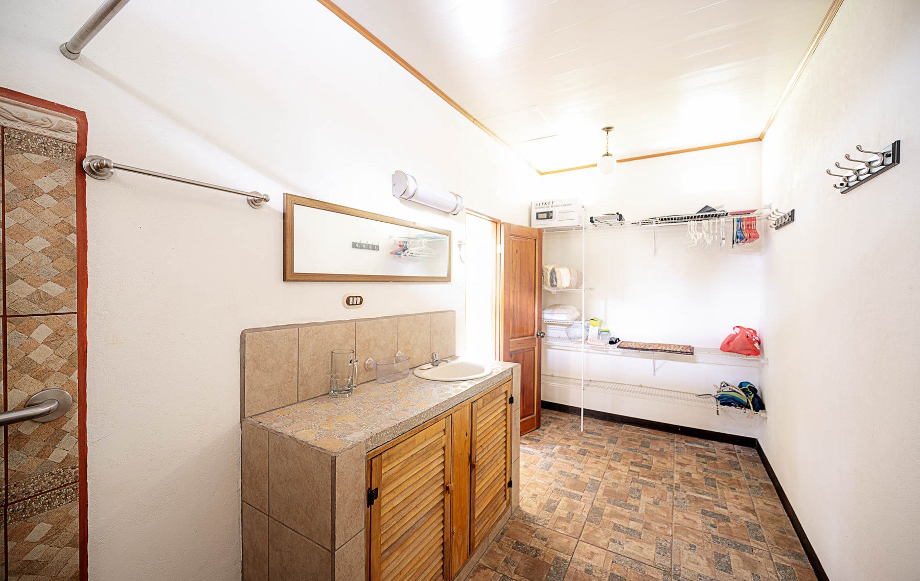 Tropical Property With Pool And Cabinas , La Fortuna, La Fortuna, Lake Arenal, San Ramon, San Carlos, Alajuela, Costa Rica 20213 Tropical Property With Pool And Cabinas , La Fortuna, La Fortuna, Lake Arenal, San Ramon, San Carlos, Alajuela, Costa Rica 20213