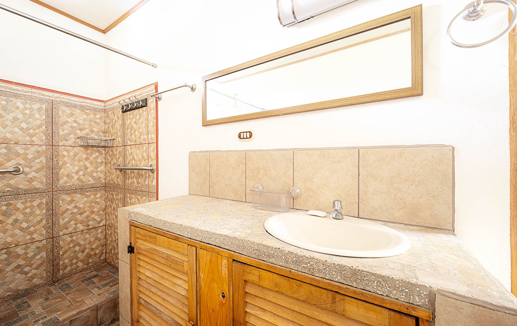 Tropical Property With Pool And Cabinas , La Fortuna, La Fortuna, Lake Arenal, San Ramon, San Carlos, Alajuela, Costa Rica 20213 Tropical Property With Pool And Cabinas , La Fortuna, La Fortuna, Lake Arenal, San Ramon, San Carlos, Alajuela, Costa Rica 20213