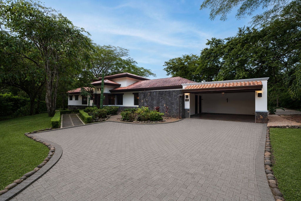 Colonial Luxury Estate, Las Brisas, Hacienda Pinilla, Tamarindo, Santa Cruz, Guanacaste, Costa Rica 50309