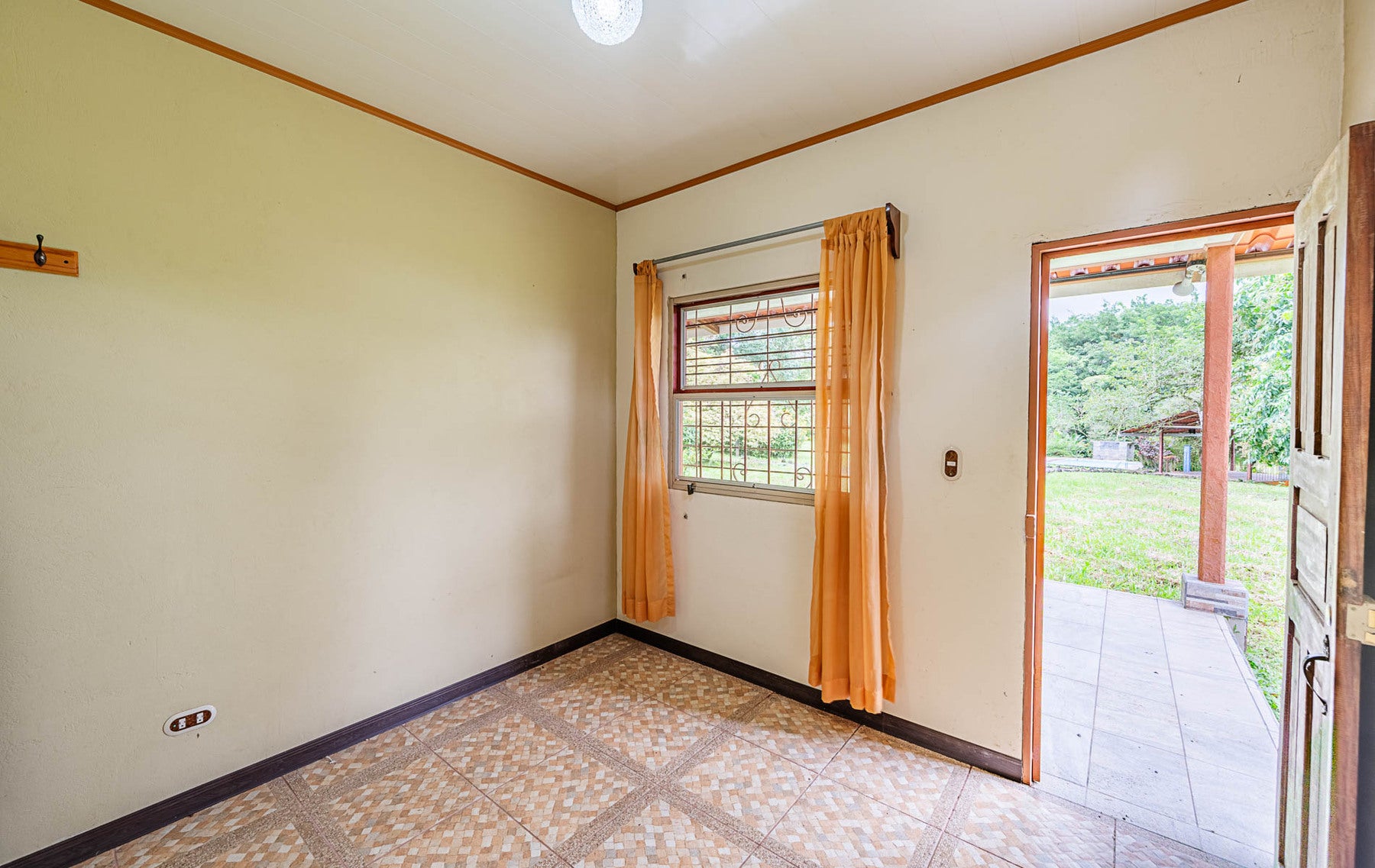Tropical Property With Pool And Cabinas , La Fortuna, La Fortuna, Lake Arenal, San Ramon, San Carlos, Alajuela, Costa Rica 20213 Tropical Property With Pool And Cabinas , La Fortuna, La Fortuna, Lake Arenal, San Ramon, San Carlos, Alajuela, Costa Rica 20213