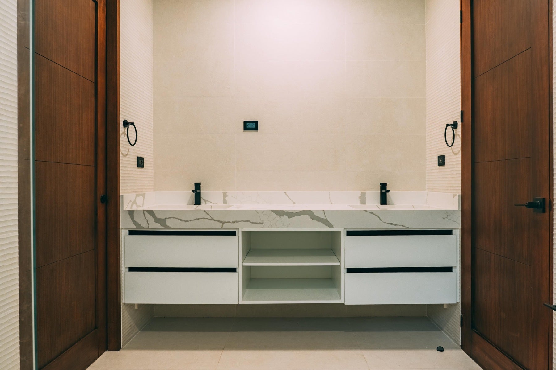 Move in Ready , San Jose, Santa Ana, Santa Ana, San Jose, Costa Rica 10901