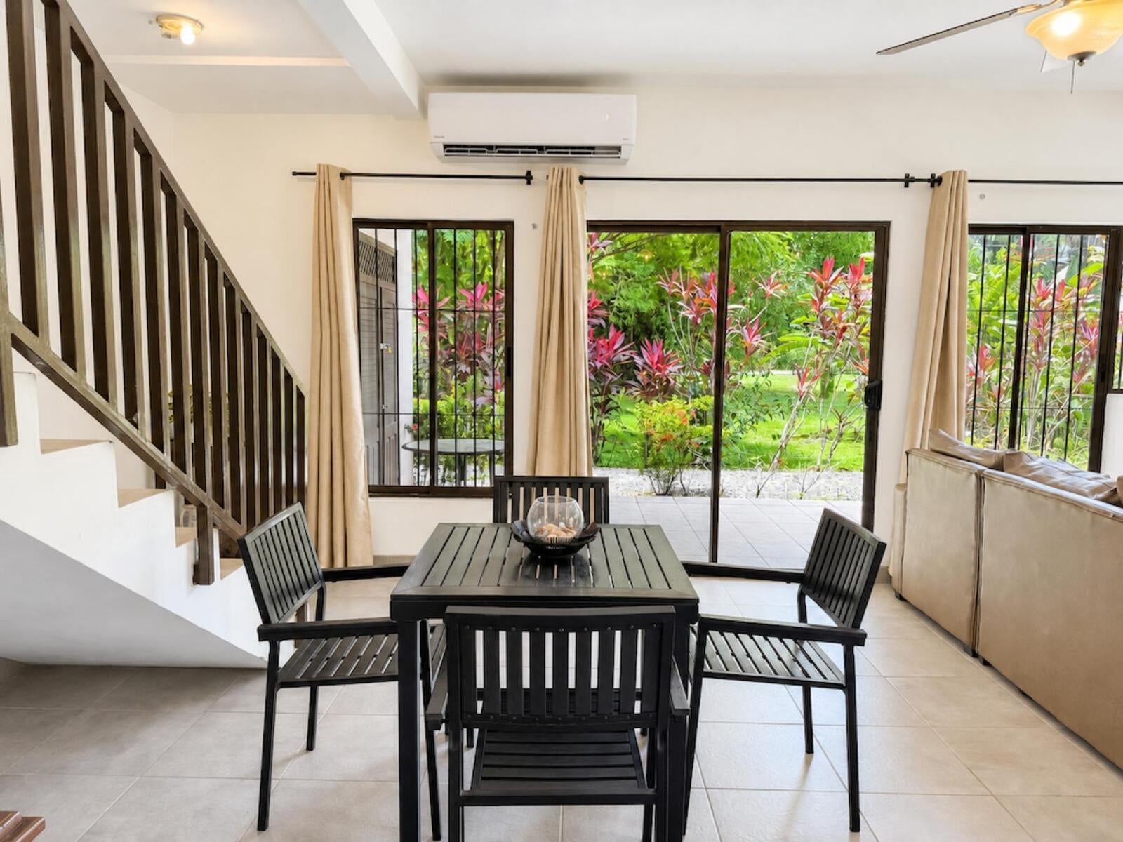 Poolside Condo Fully Furnished, Quepos, Quepos, Manuel Antonio, Quepo S, Quepos, Puntarenas, Costa Rica 60504
