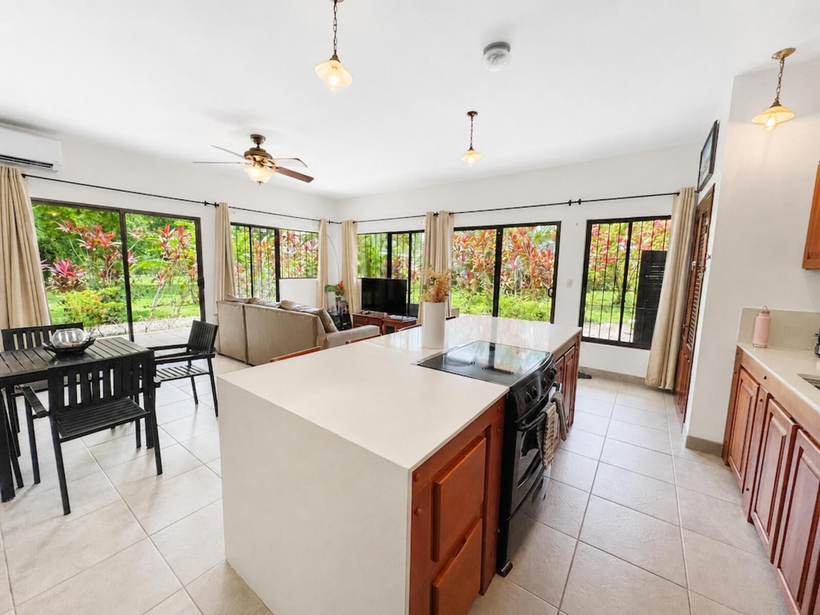 Poolside Condo Fully Furnished, Quepos, Quepos, Manuel Antonio, Quepo S, Quepos, Puntarenas, Costa Rica 60504