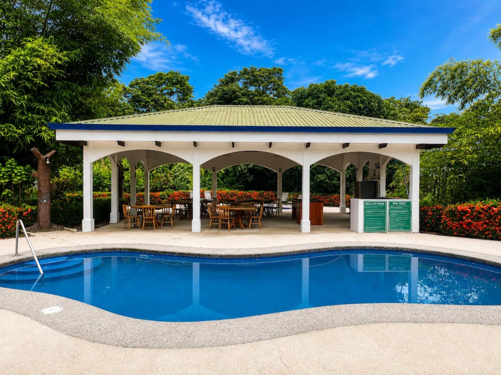 Poolside Condo Fully Furnished, Quepos, Quepos, Manuel Antonio, Quepo S, Quepos, Puntarenas, Costa Rica 60504