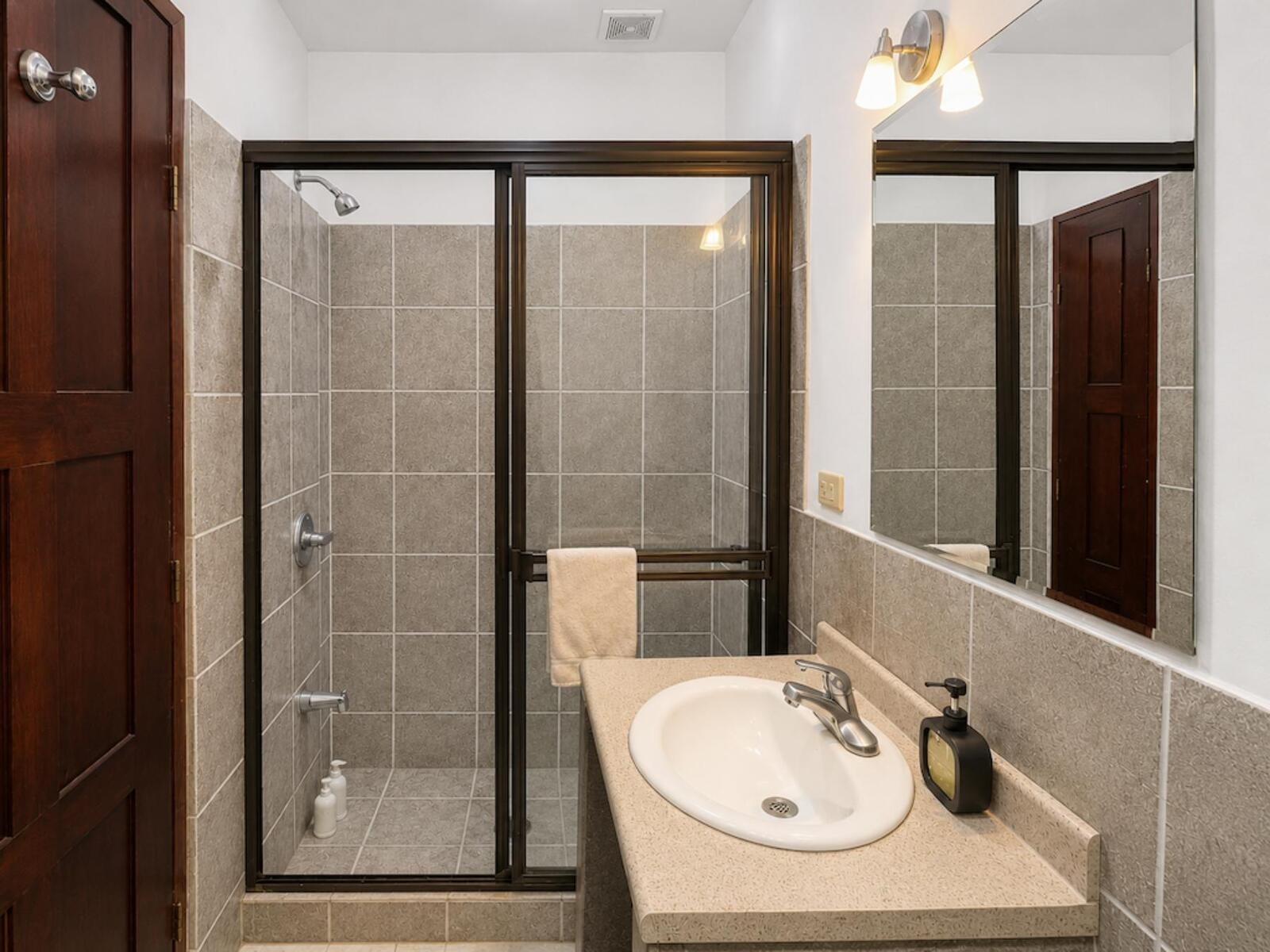 Poolside Condo Fully Furnished, Quepos, Quepos, Manuel Antonio, Quepo S, Quepos, Puntarenas, Costa Rica 60504