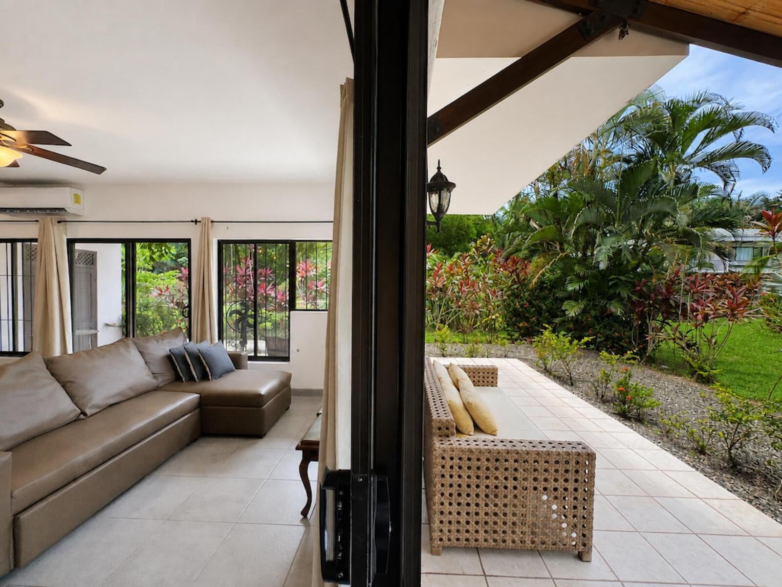 Poolside Condo Fully Furnished, Quepos, Quepos, Manuel Antonio, Quepo S, Quepos, Puntarenas, Costa Rica 60504
