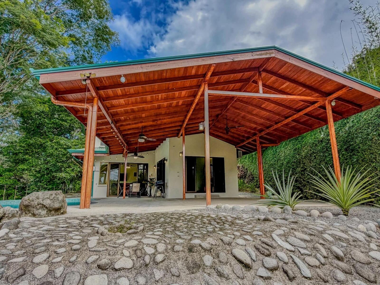 Two Bed with Vehicles Included, Lagunas, Lagunas, Dominical, Savegre, Quepos, Puntarenas, Costa Rica 60601
