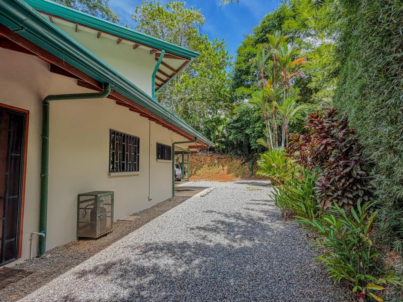 Two Bed with Vehicles Included, Lagunas, Lagunas, Dominical, Savegre, Quepos, Puntarenas, Costa Rica 60601