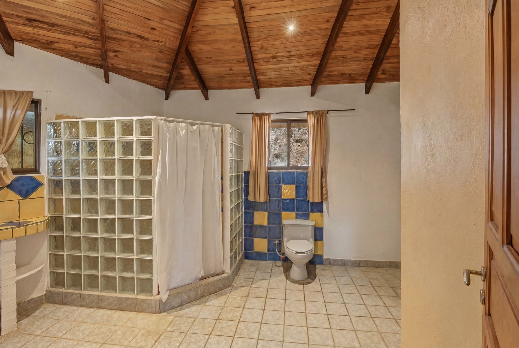 Prime Property With Rental Potential, Tamarindo, Tamarindo, Santa Cruz, Guanacaste, Costa Rica 50309