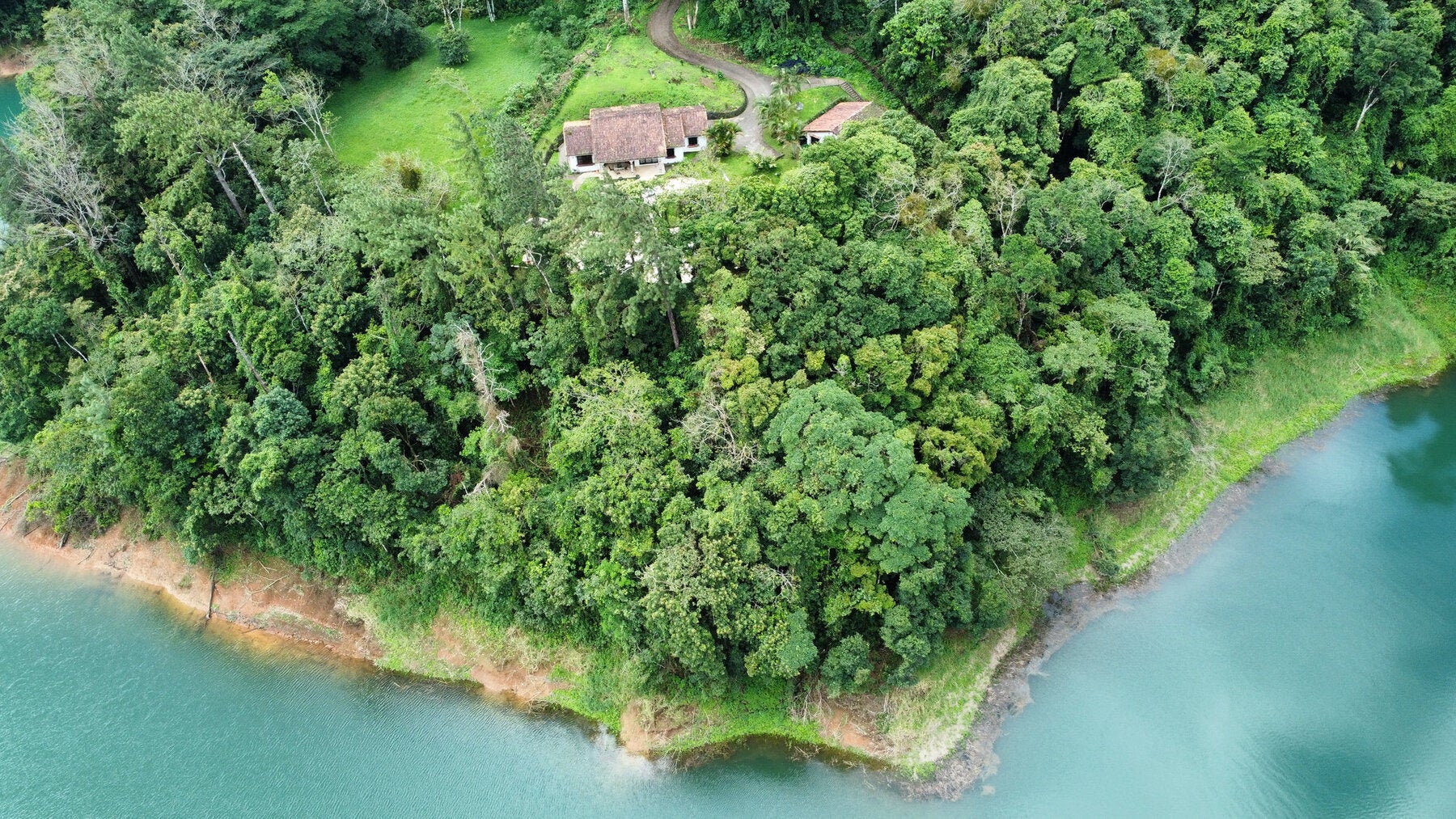 Private Lakefront Home With Guesthouse , Nuevo Arenal, Nuevo Arenal, Lake Arenal, Arenal, Tilaran, Alajuela, Costa Rica 50807 Private Lakefront Home With Guesthouse , Nuevo Arenal, Nuevo Arenal, Lake Arenal, Arenal, Tilaran, Alajuela, Costa Rica 50807