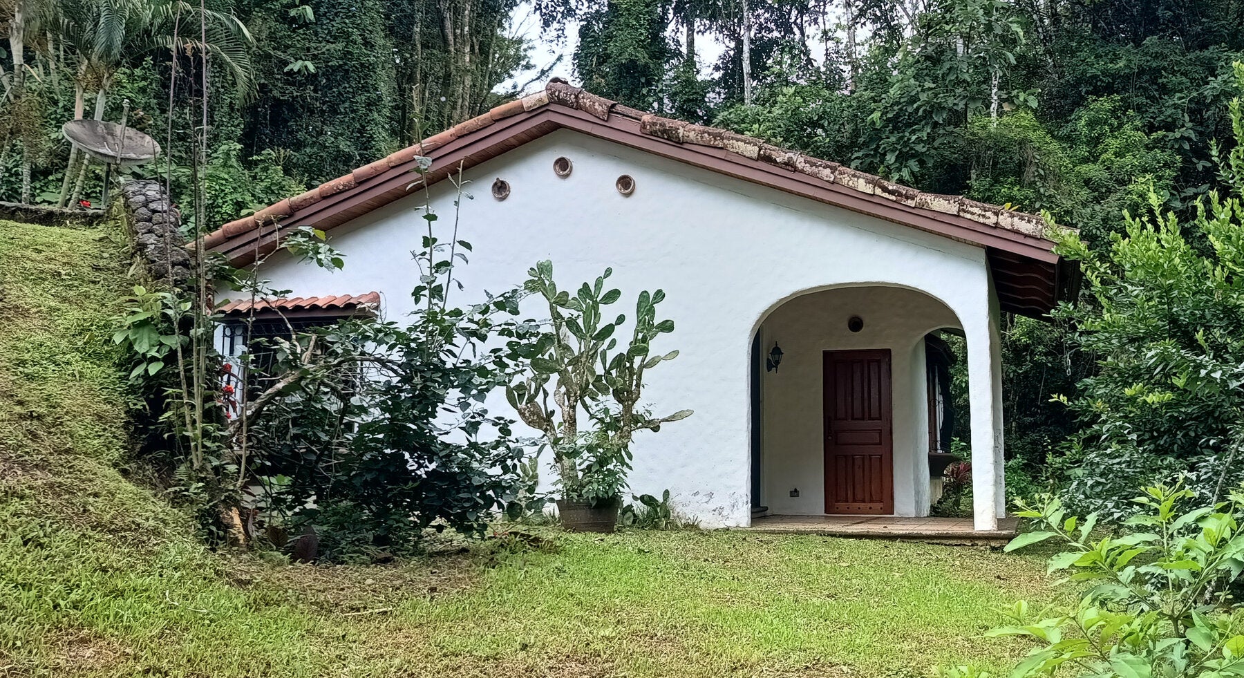 Private Lakefront Home With Guesthouse , Nuevo Arenal, Nuevo Arenal, Lake Arenal, Arenal, Tilaran, Alajuela, Costa Rica 50807 Private Lakefront Home With Guesthouse , Nuevo Arenal, Nuevo Arenal, Lake Arenal, Arenal, Tilaran, Alajuela, Costa Rica 50807