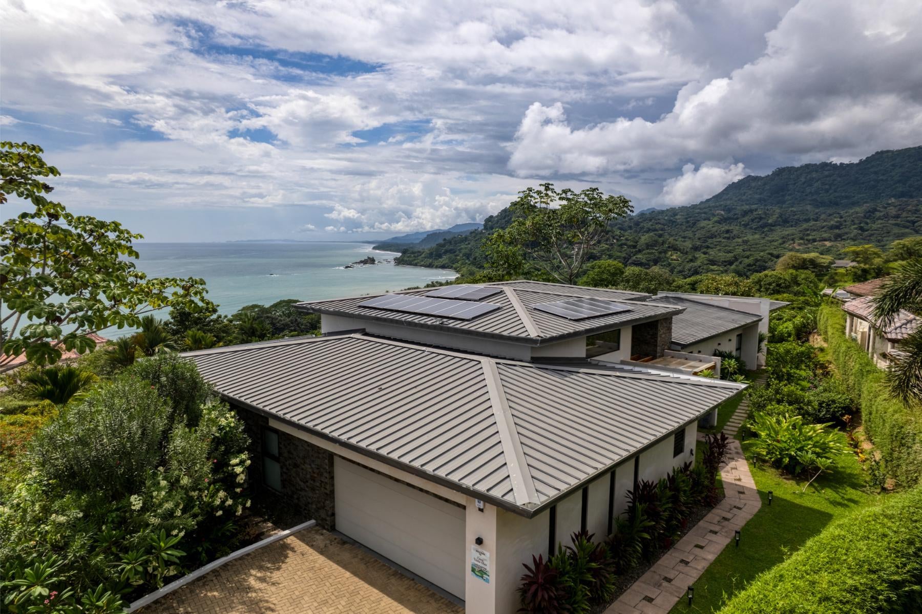 Beach House with Year Round Sunsets, Dominicalito, Dominicalito, Dominical, Bahia Ballena, Osa, Puntarenas, Costa Rica 60504