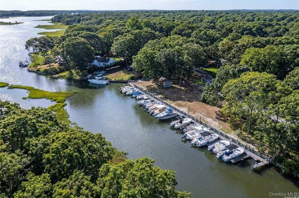 270 Opechee Avenue, Southold, NY 11971