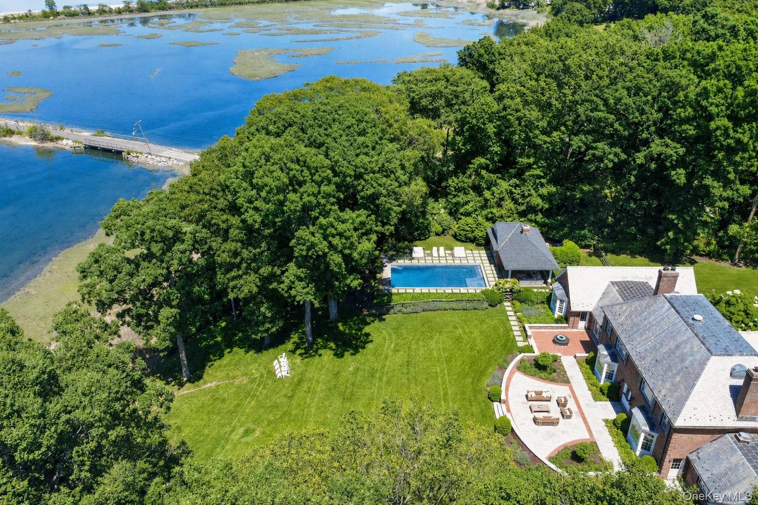 2 Lands End Road, Locust Valley, NY 11560 2 Lands End Road, Locust Valley, NY 11560