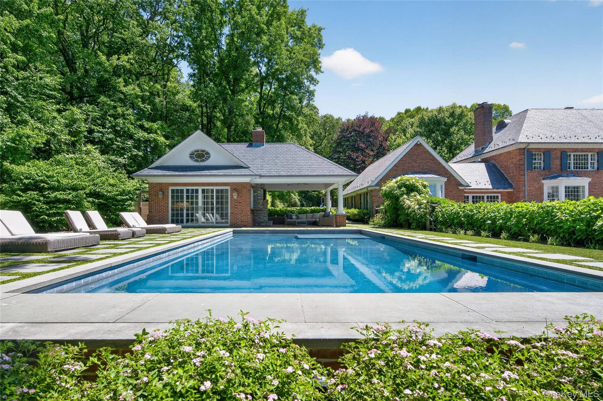 2 Lands End Road, Locust Valley, NY 11560 2 Lands End Road, Locust Valley, NY 11560