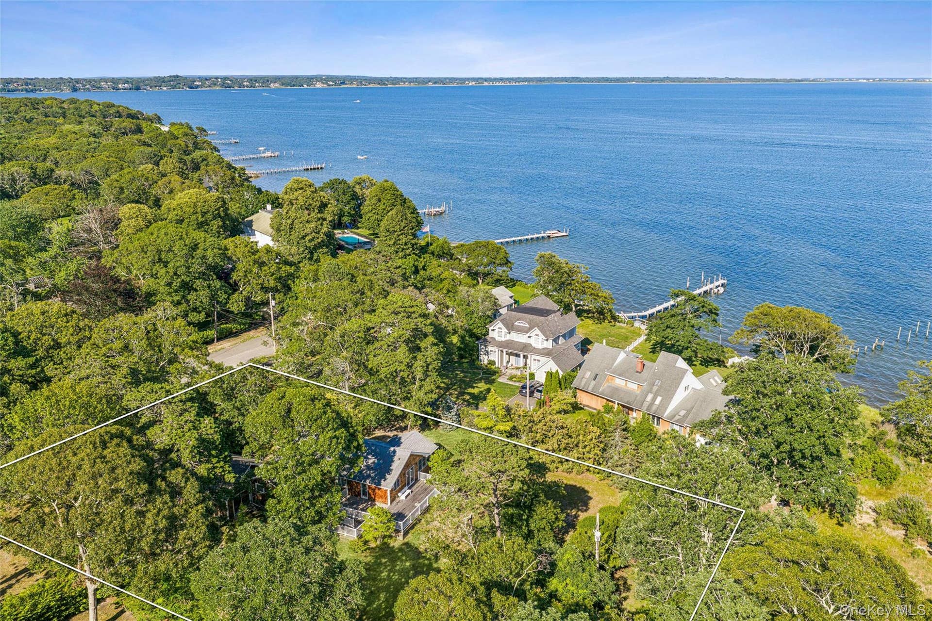 172 E Bay Avenue, Hampton Bays, NY 11946 172 E Bay Avenue, Hampton Bays, NY 11946