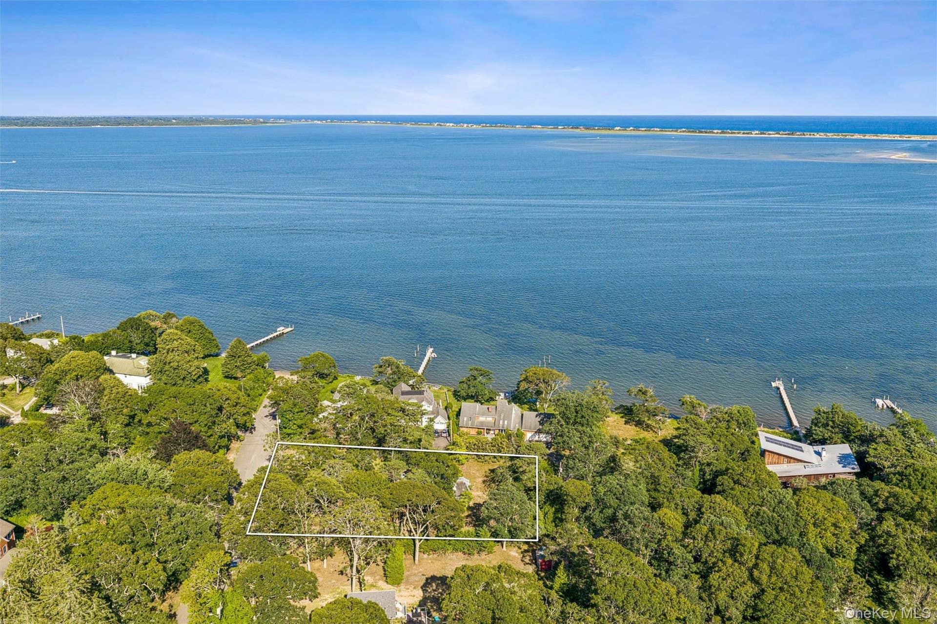 172 E Bay Avenue, Hampton Bays, NY 11946 172 E Bay Avenue, Hampton Bays, NY 11946
