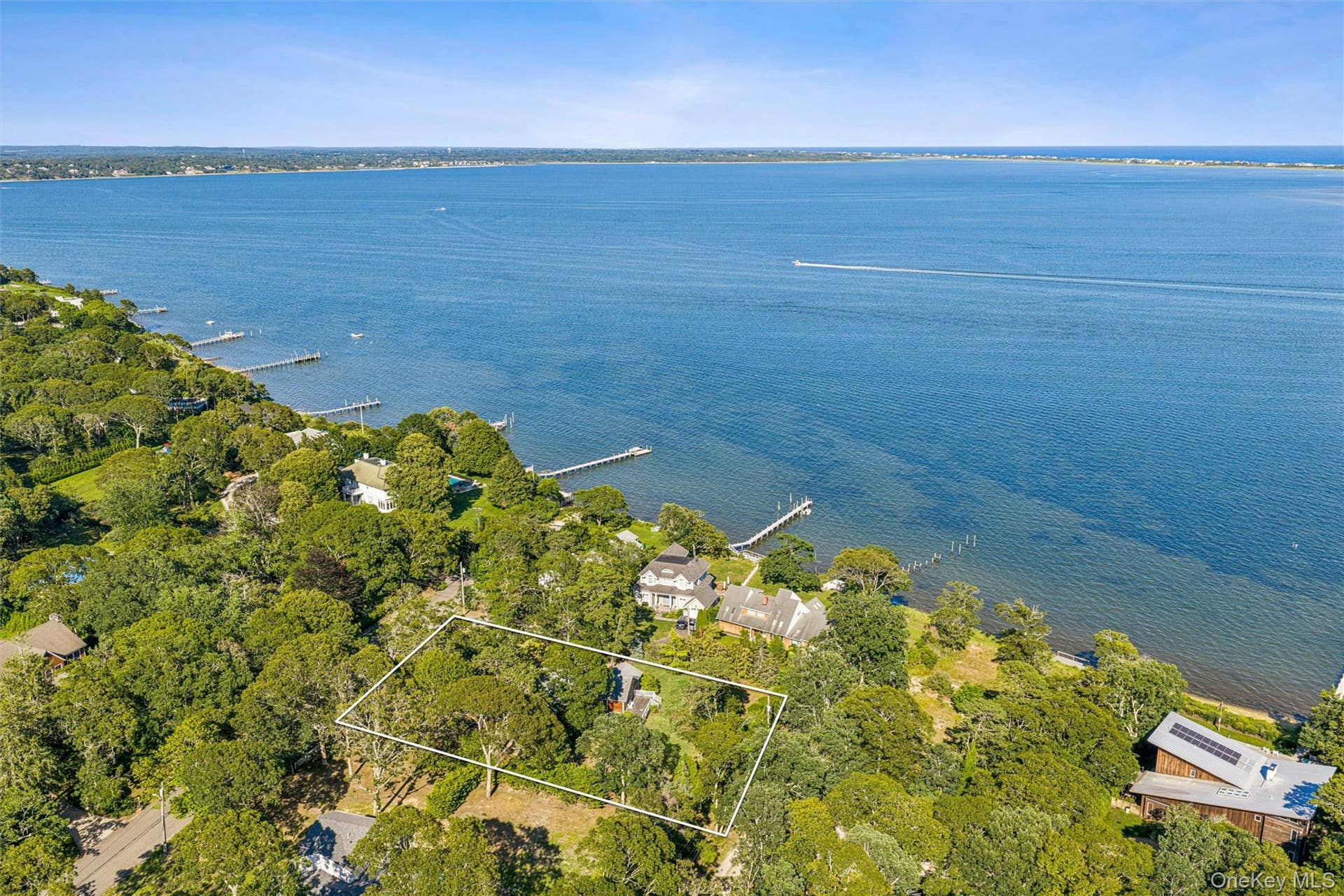 172 E Bay Avenue, Hampton Bays, NY 11946 172 E Bay Avenue, Hampton Bays, NY 11946