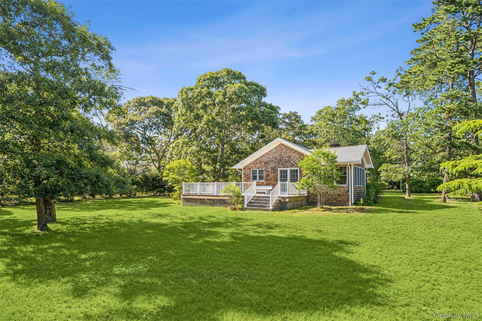 172 E Bay Avenue, Hampton Bays, NY 11946 172 E Bay Avenue, Hampton Bays, NY 11946