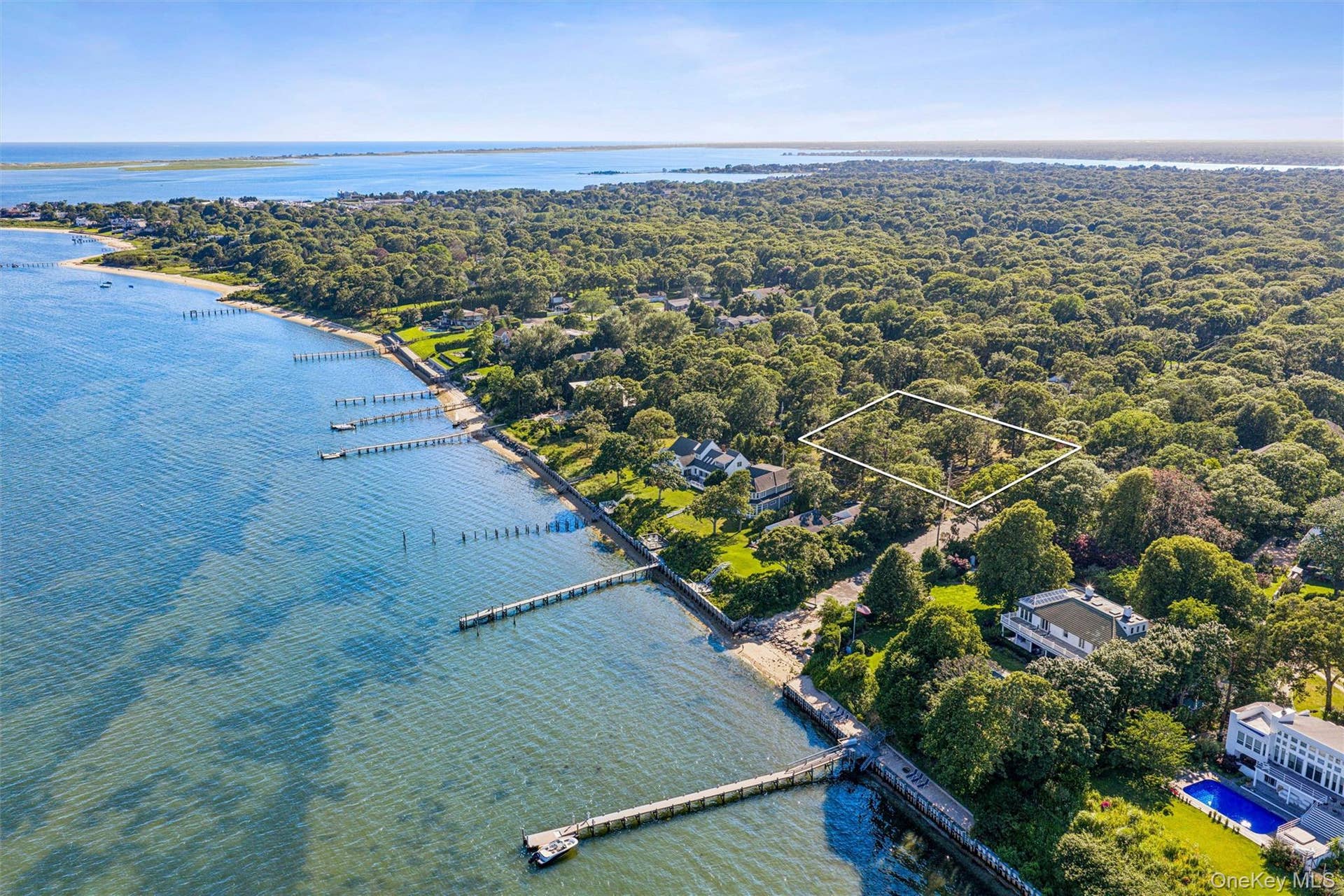 172 E Bay Avenue, Hampton Bays, NY 11946 172 E Bay Avenue, Hampton Bays, NY 11946
