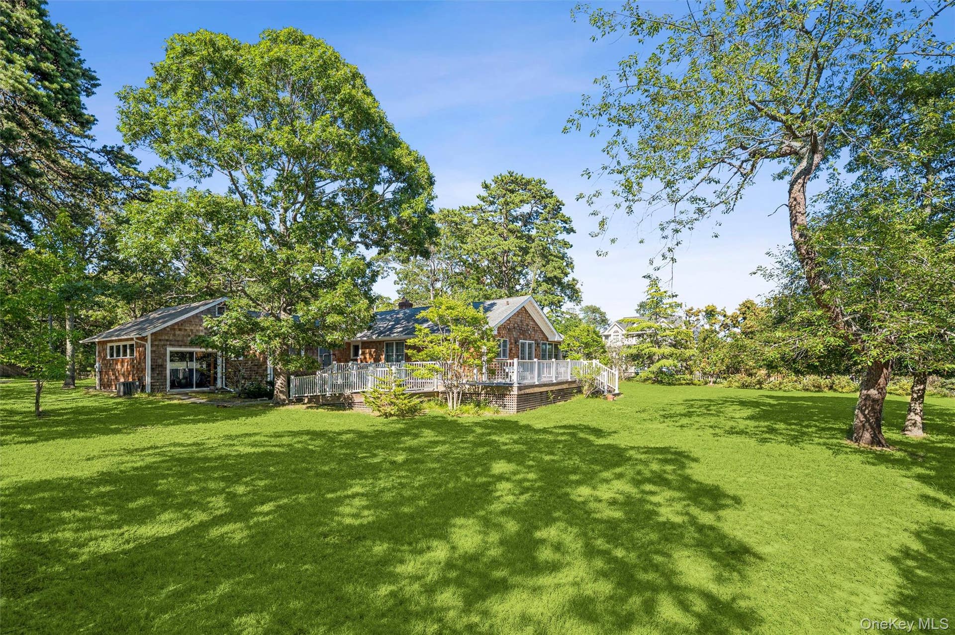 172 E Bay Avenue, Hampton Bays, NY 11946 172 E Bay Avenue, Hampton Bays, NY 11946