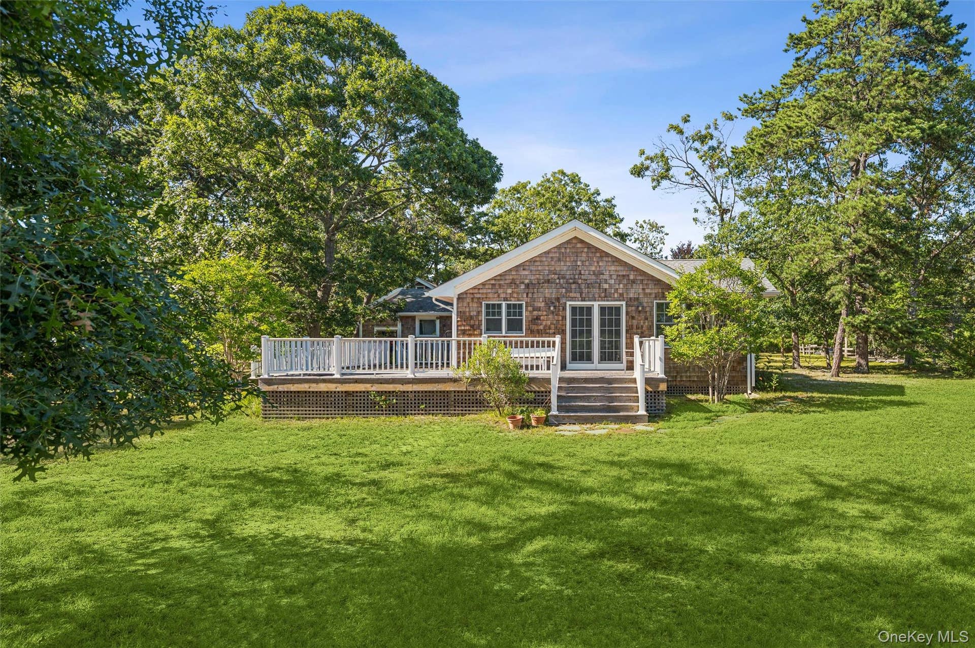 172 E Bay Avenue, Hampton Bays, NY 11946 172 E Bay Avenue, Hampton Bays, NY 11946