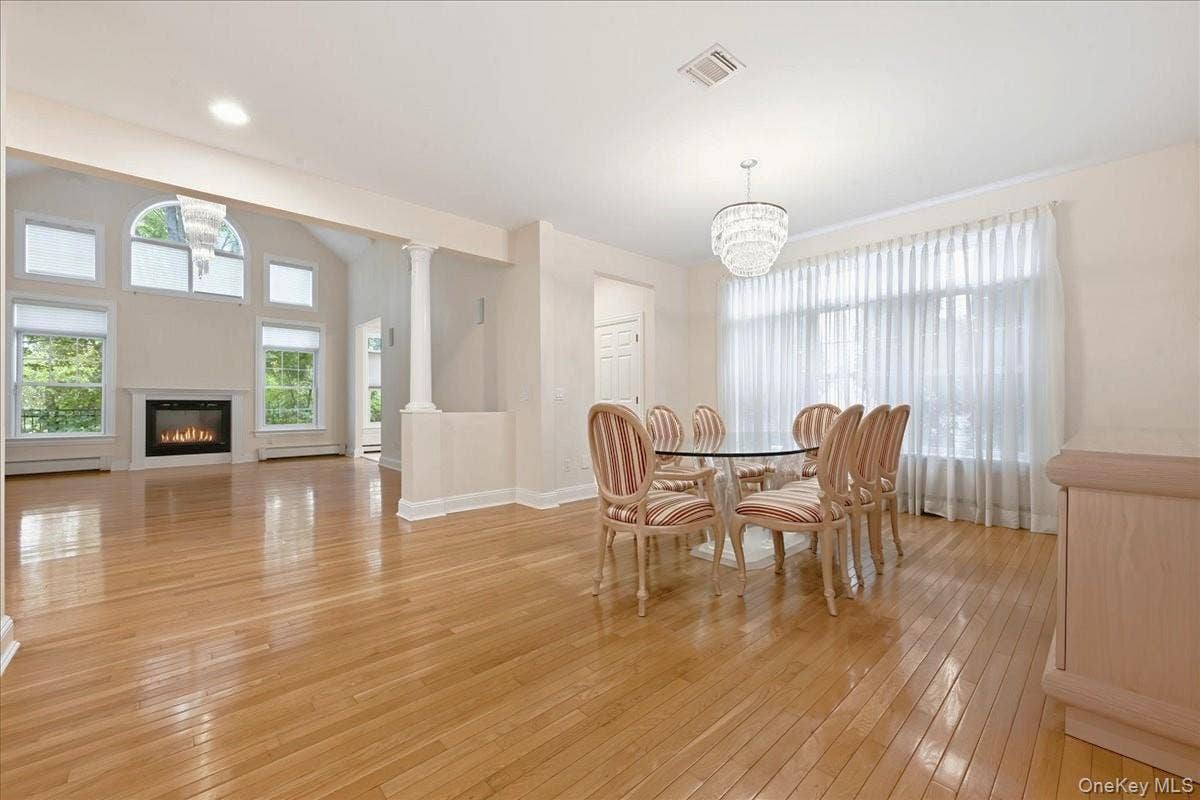 15 Overlook, Port Washington, NY 11050 Dining Room