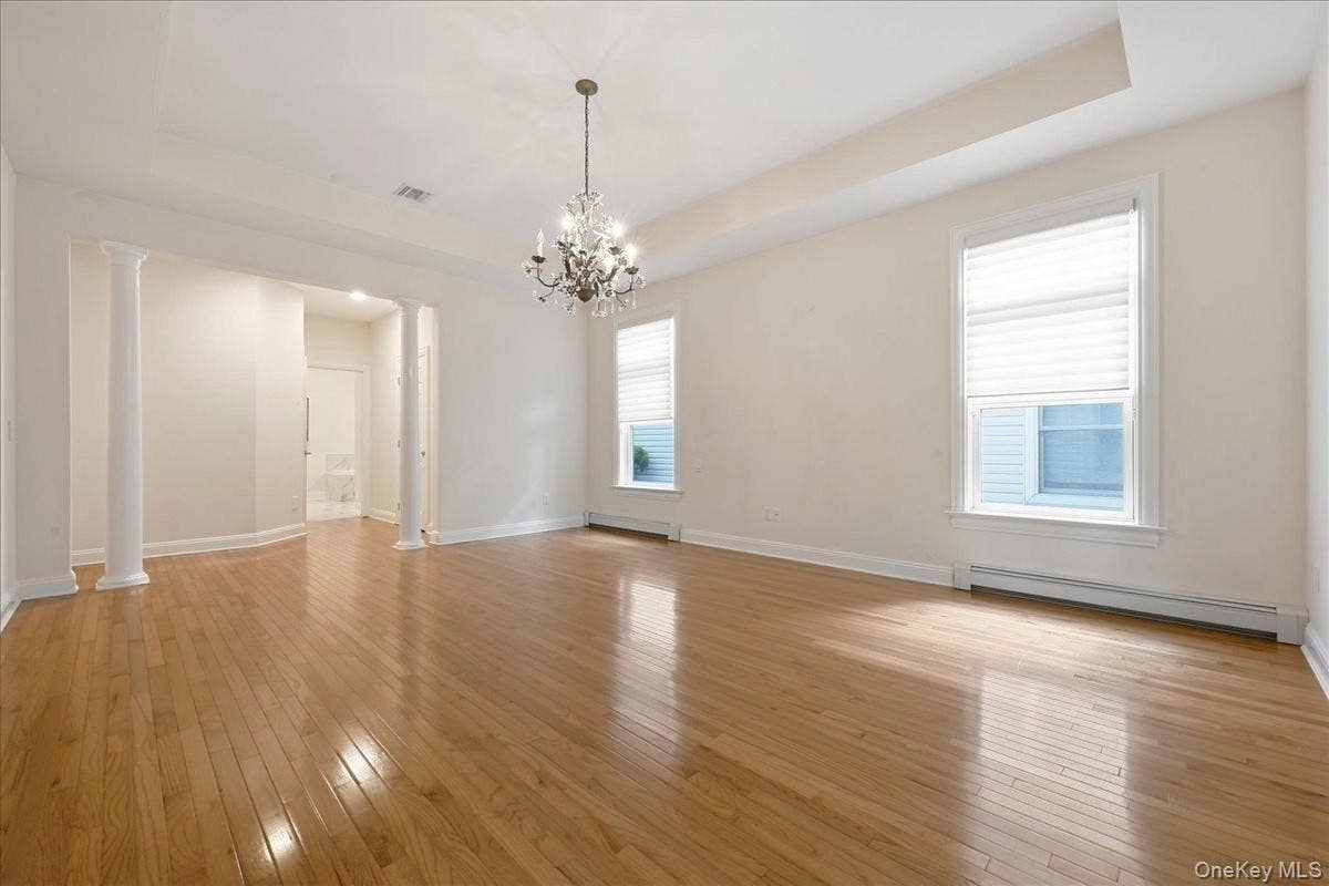 15 Overlook, Port Washington, NY 11050 Primary Bedroom