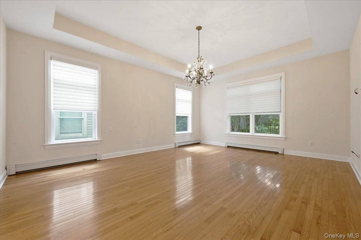 15 Overlook, Port Washington, NY 11050 Primary Bedroom