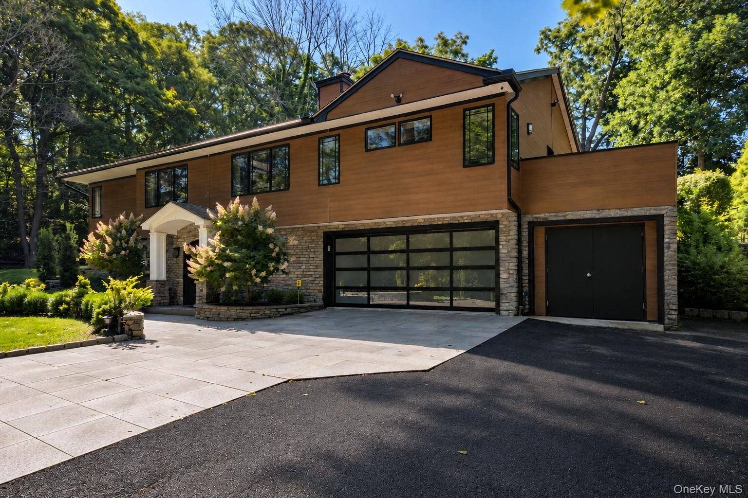 6 Tanyard Lane, Huntington, NY 11743