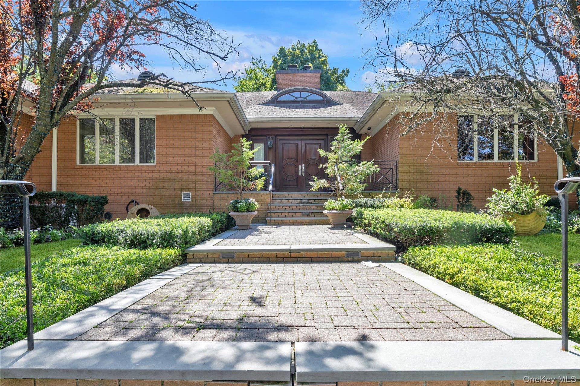 224 Beverly Road, Douglaston, NY 11363 224 Beverly Road, Douglaston, NY 11363