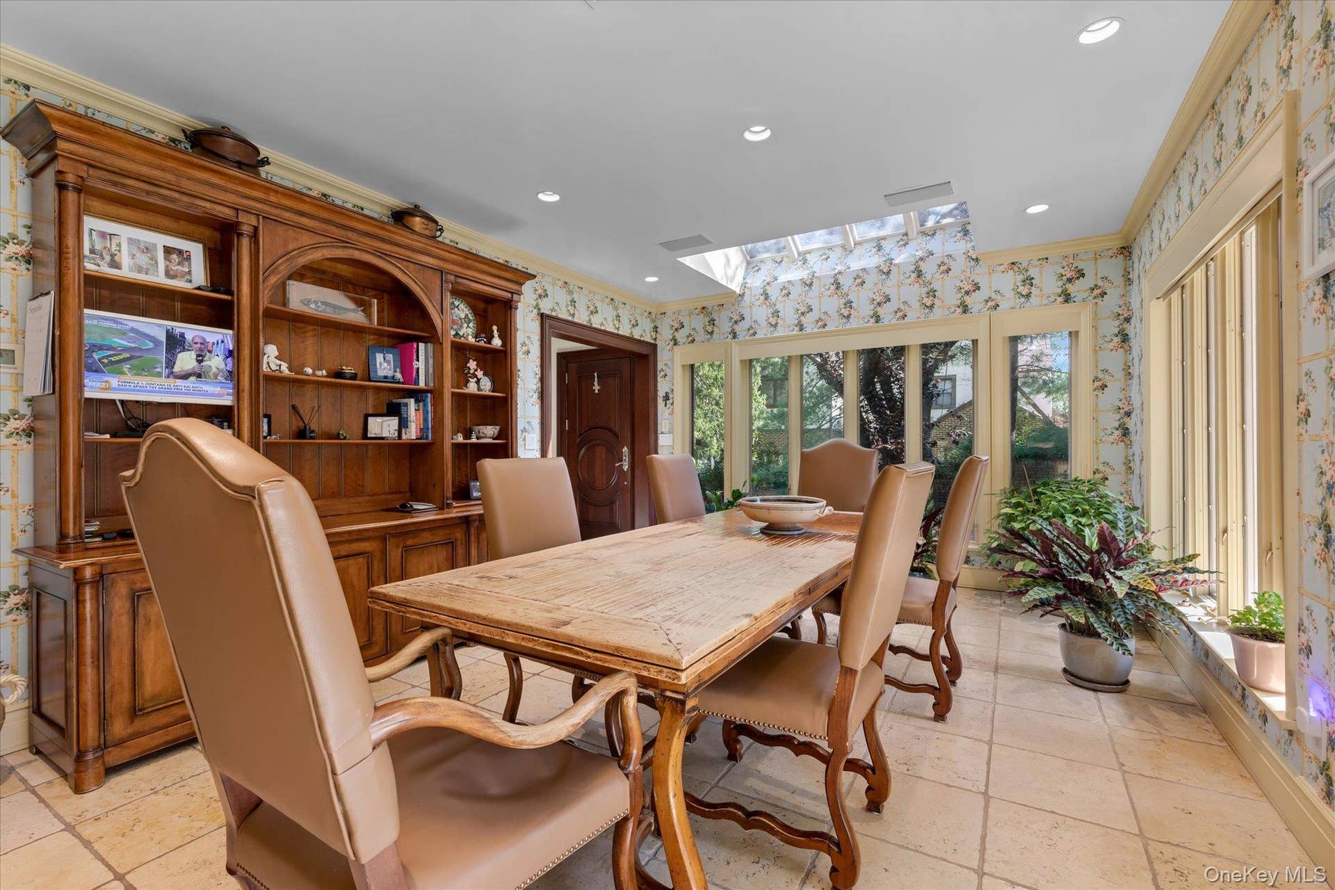 224 Beverly Road, Douglaston, NY 11363 Breakfast Area