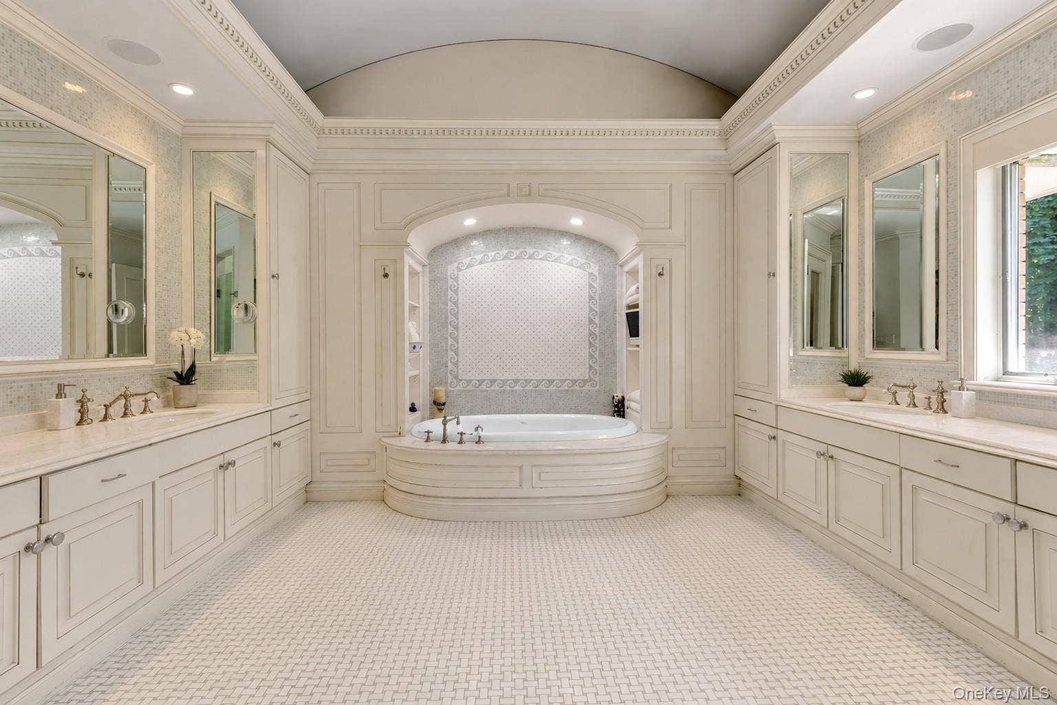 224 Beverly Road, Douglaston, NY 11363 Primary Bathroom