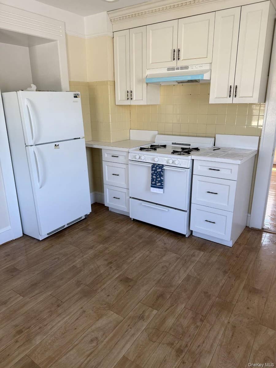 Property photo for 15 Miller Street, #Upper, Glen Cove, NY