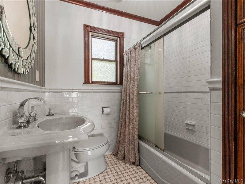39 12th Avenue, Sea Cliff, NY 11579 39 12th Avenue, Sea Cliff, NY 11579