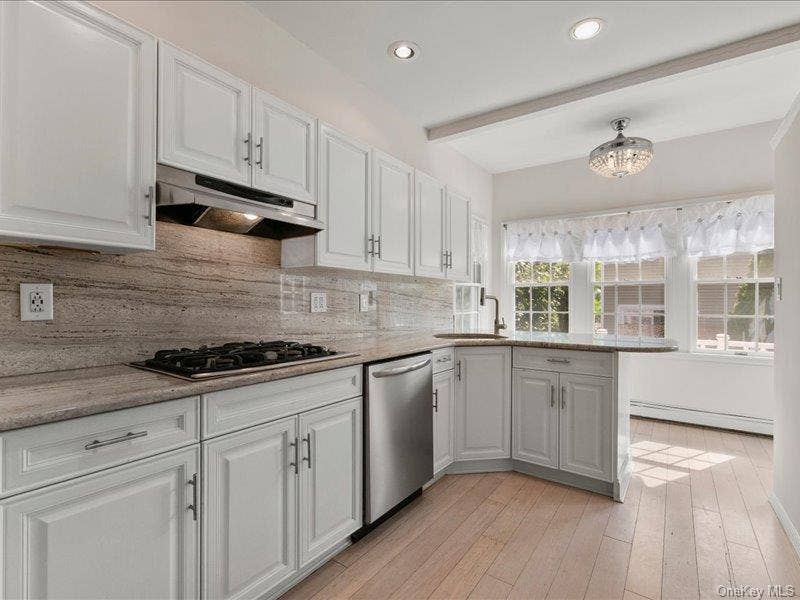 39 12th Avenue, Sea Cliff, NY 11579 39 12th Avenue, Sea Cliff, NY 11579