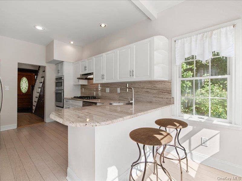 39 12th Avenue, Sea Cliff, NY 11579 39 12th Avenue, Sea Cliff, NY 11579