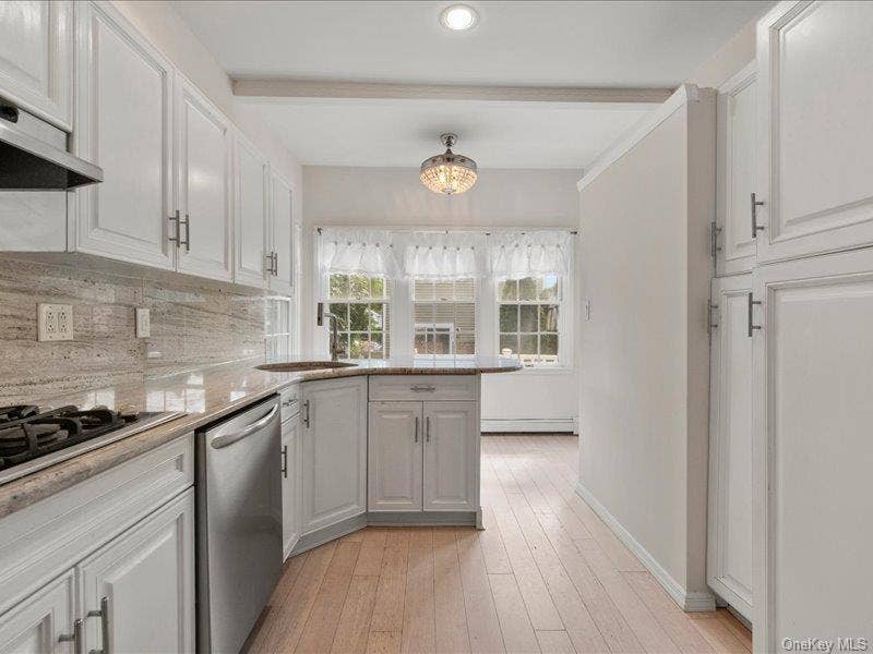 39 12th Avenue, Sea Cliff, NY 11579 39 12th Avenue, Sea Cliff, NY 11579