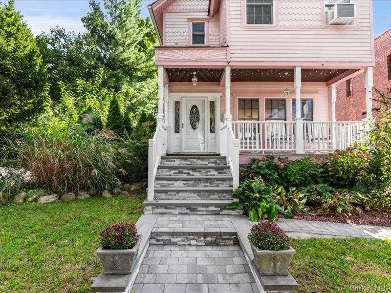 39 12th Avenue, Sea Cliff, NY 11579 39 12th Avenue, Sea Cliff, NY 11579