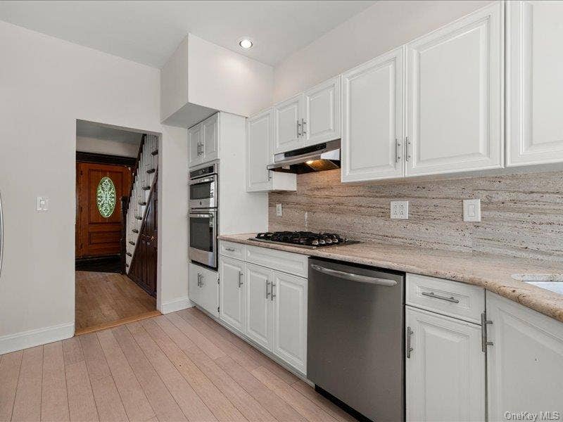 39 12th Avenue, Sea Cliff, NY 11579 39 12th Avenue, Sea Cliff, NY 11579