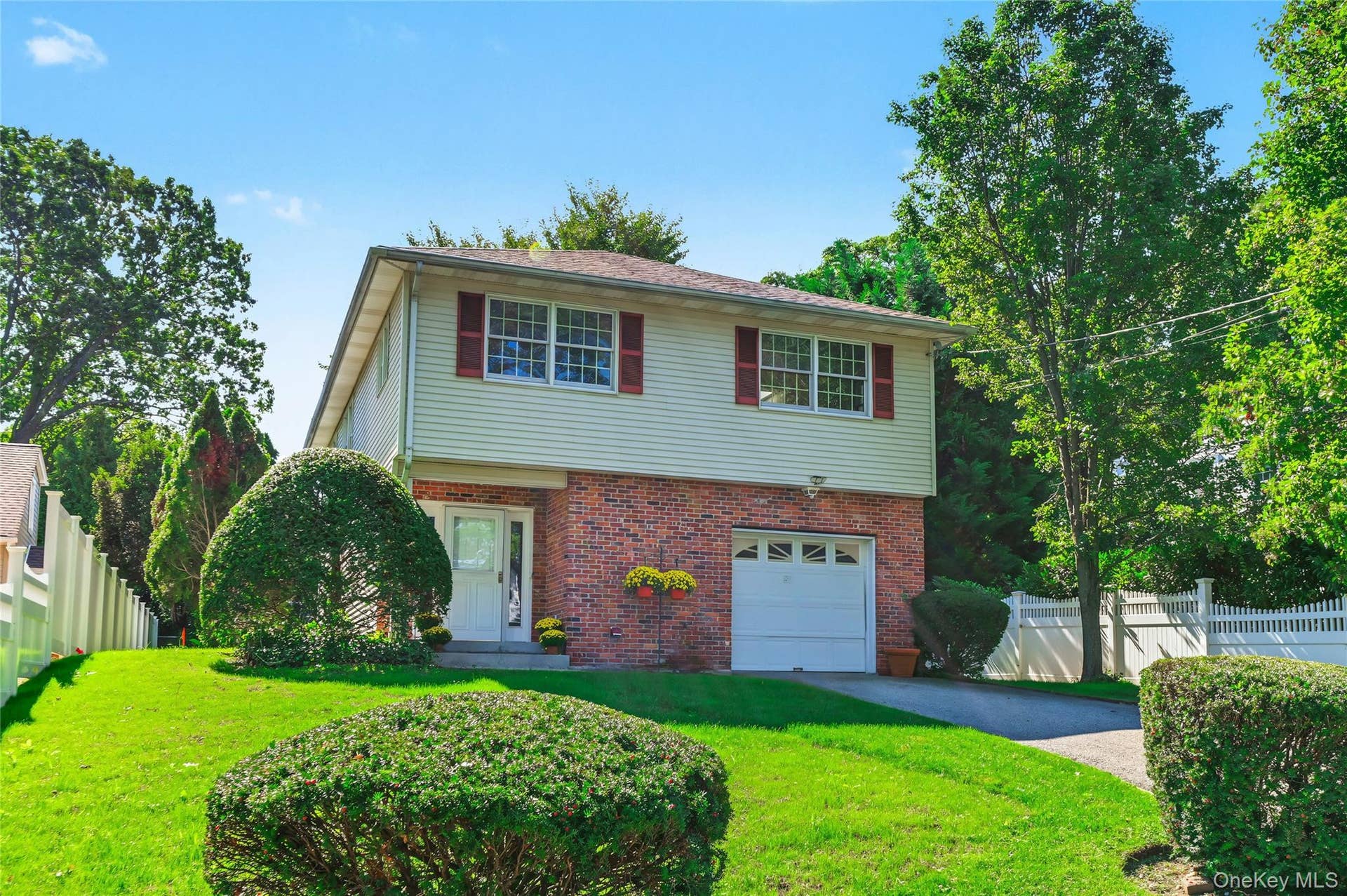 76 Hernan Avenue, Locust Valley, NY 11560 Front of Structure