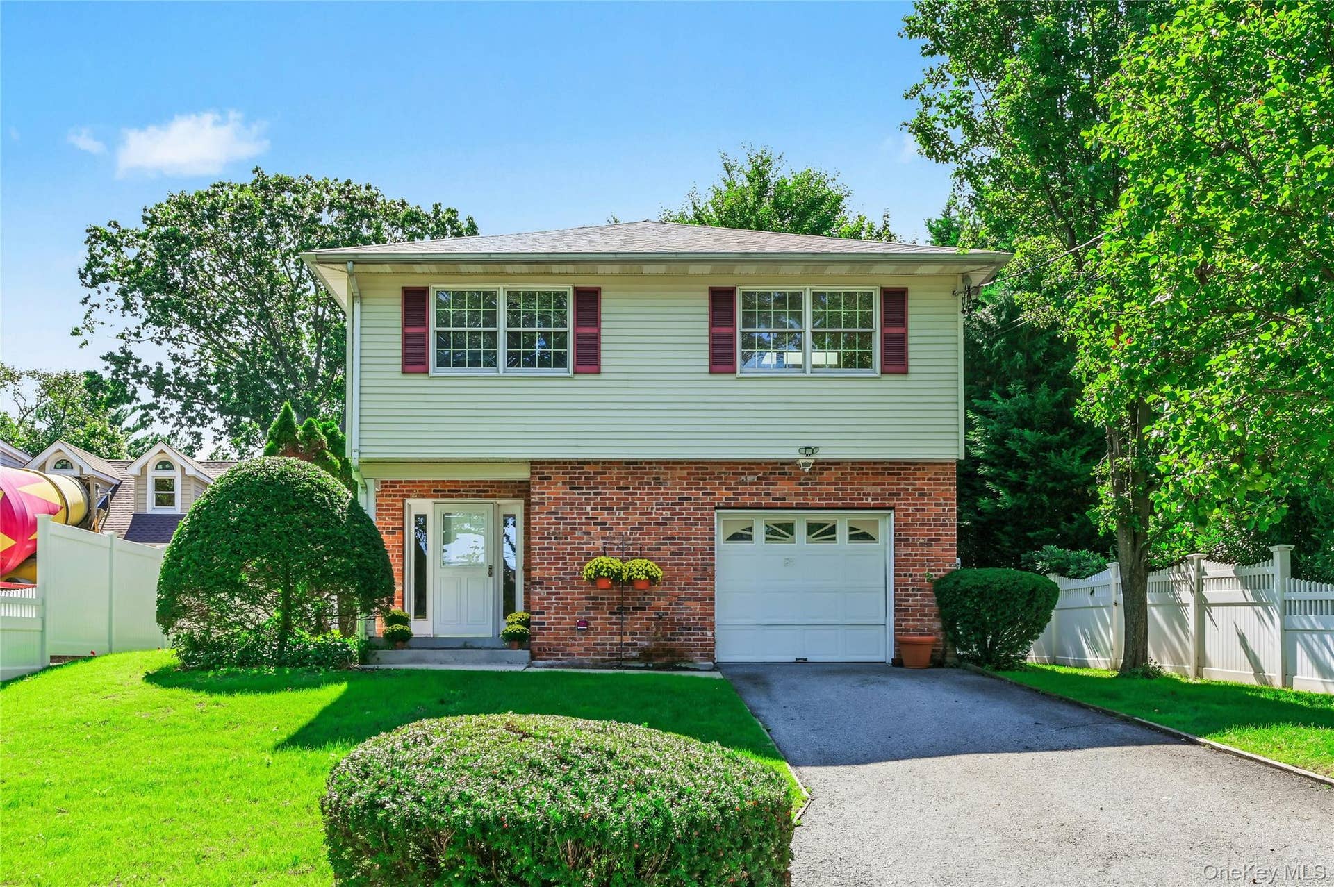 76 Hernan Avenue, Locust Valley, NY 11560 Front of Structure
