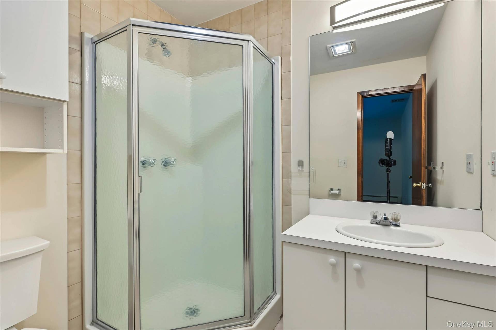 76 Hernan Avenue, Locust Valley, NY 11560 Bathroom