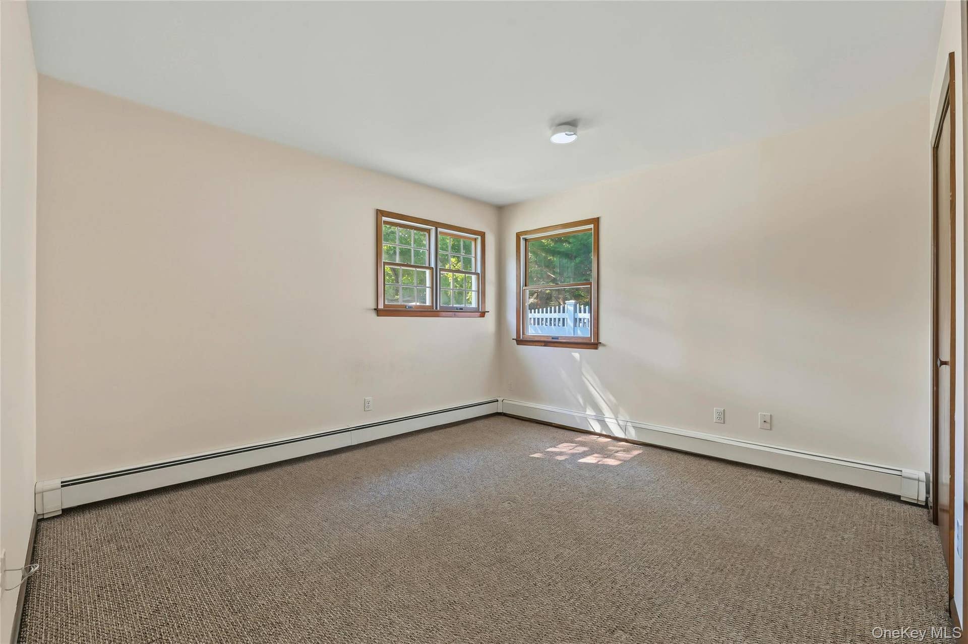76 Hernan Avenue, Locust Valley, NY 11560 Bedroom