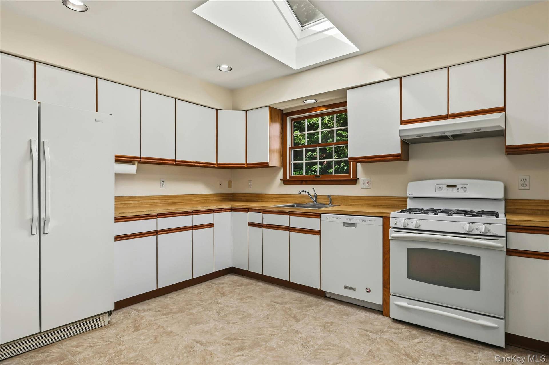 76 Hernan Avenue, Locust Valley, NY 11560 Kitchen