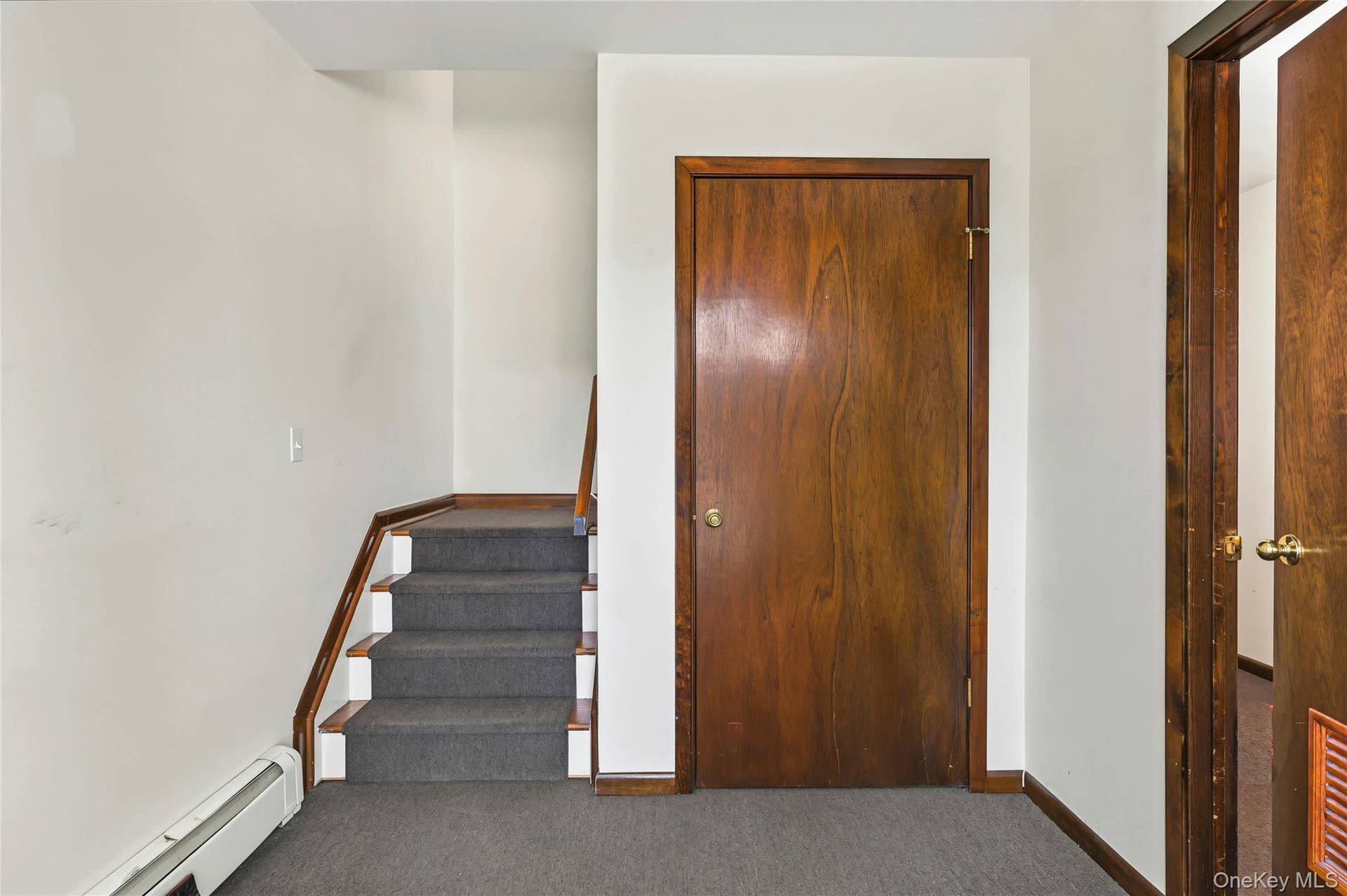 76 Hernan Avenue, Locust Valley, NY 11560 Entrance Foyer